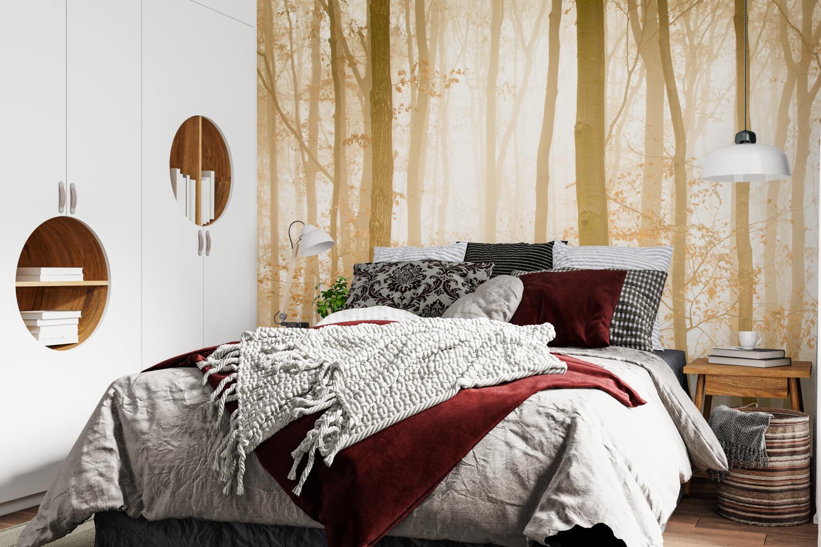 Fototapeta promienie słoneczne przenikają przez mgłę w gęstym lesie