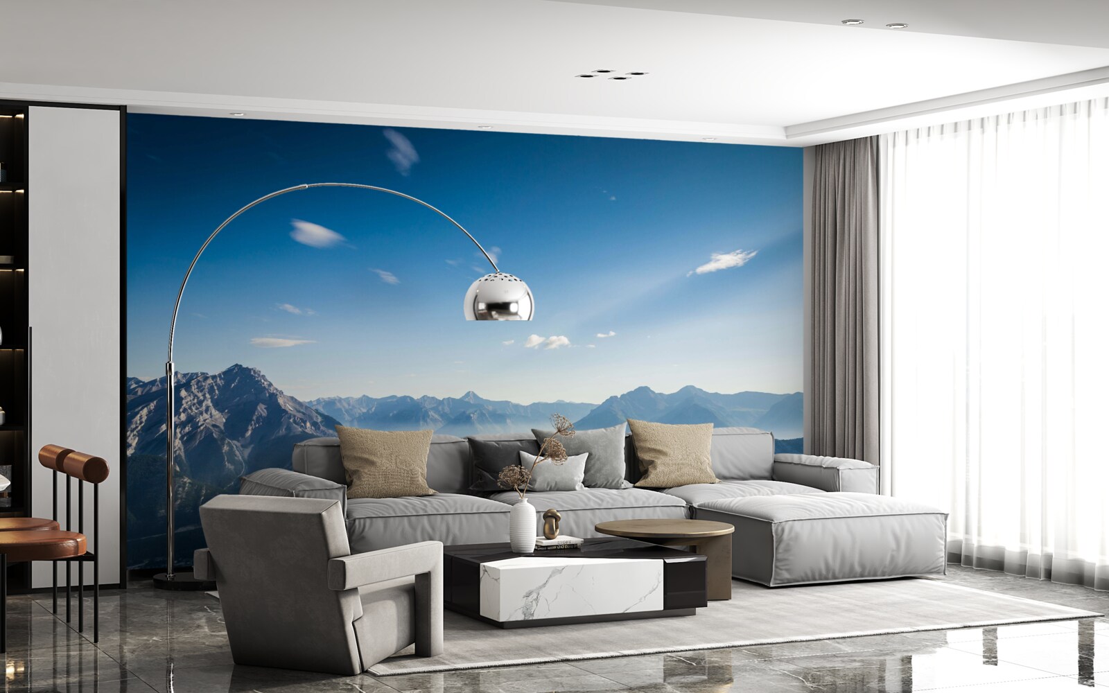 Fototapeta ze szczytów gór widać rozległe błękitne niebo