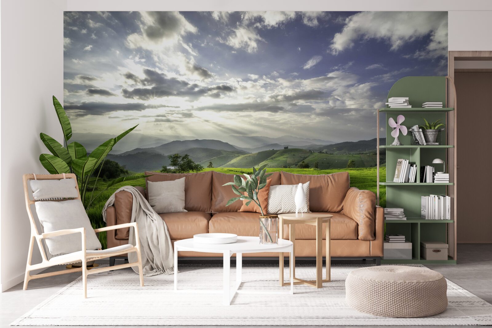 Fototapeta zanurzona w zieleni gór polana oświetlana jest promieniami słońca