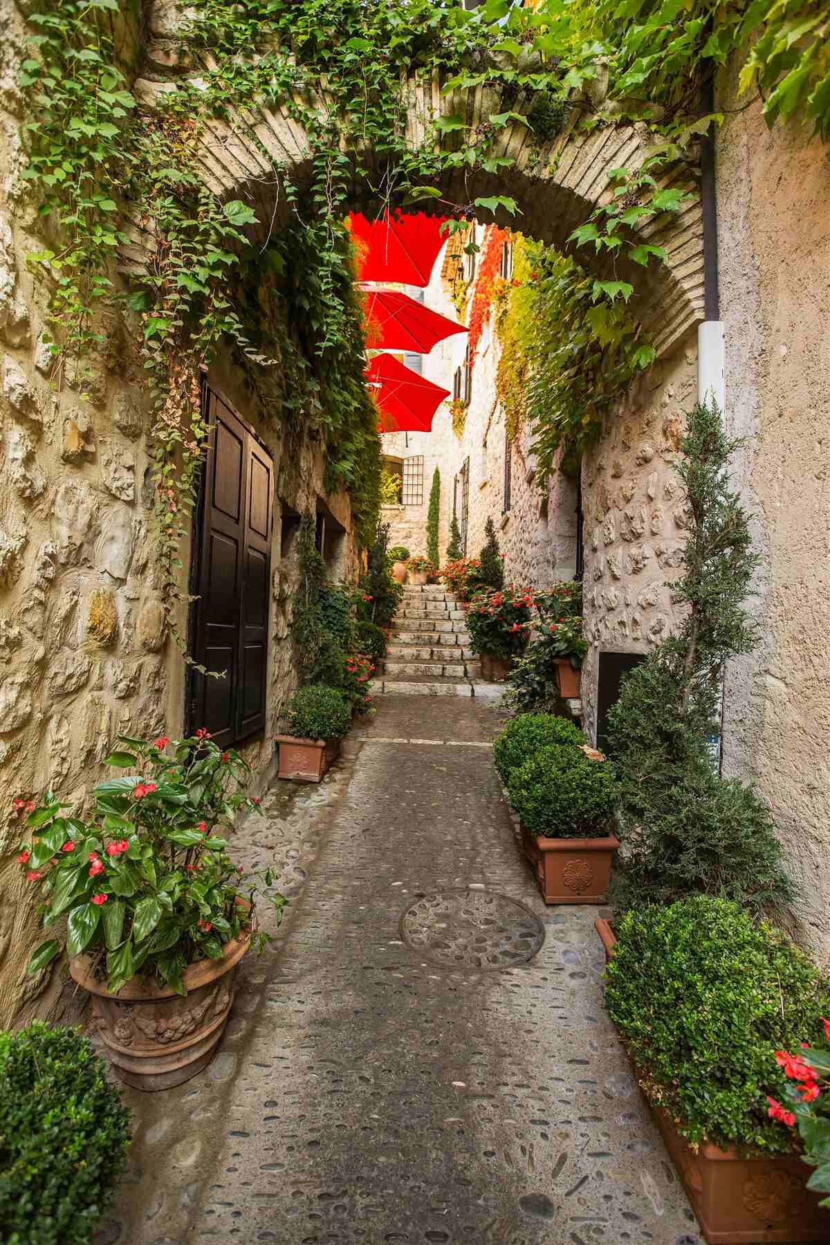 Fototapeta Łuk wykonany z kamienia na starożytnej ulicy