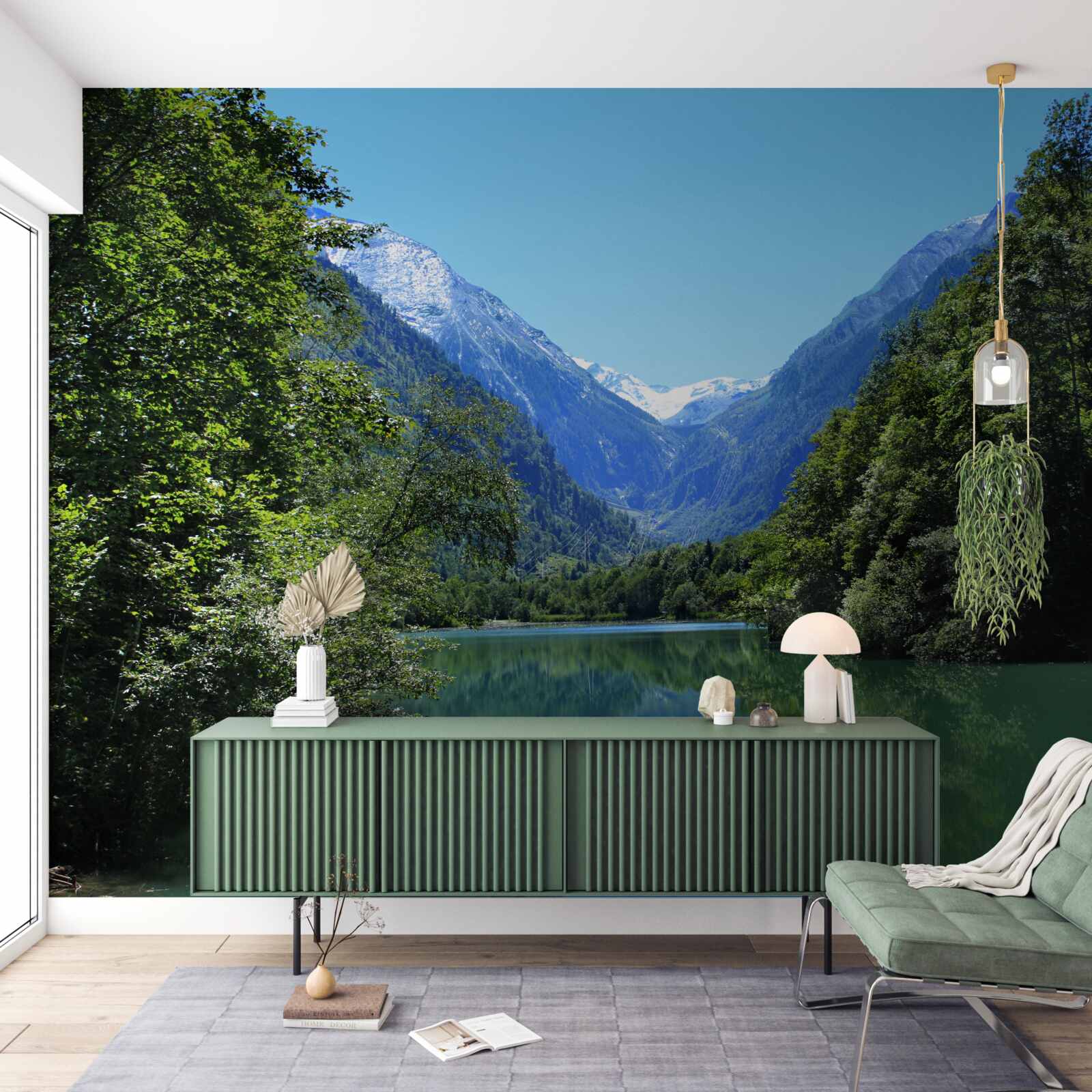 Fototapeta spokojny zbiornik wodny ukryty w gęstym lesie na zboczach gór