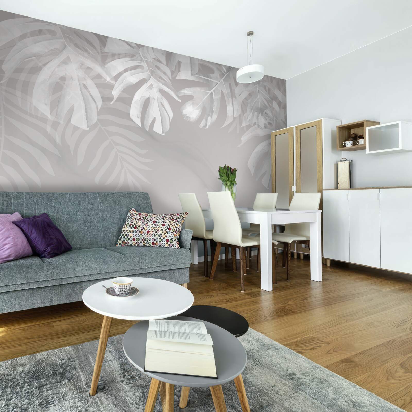 Fototapeta monstery z śnieżnobiałymi wiszącymi liśćmi