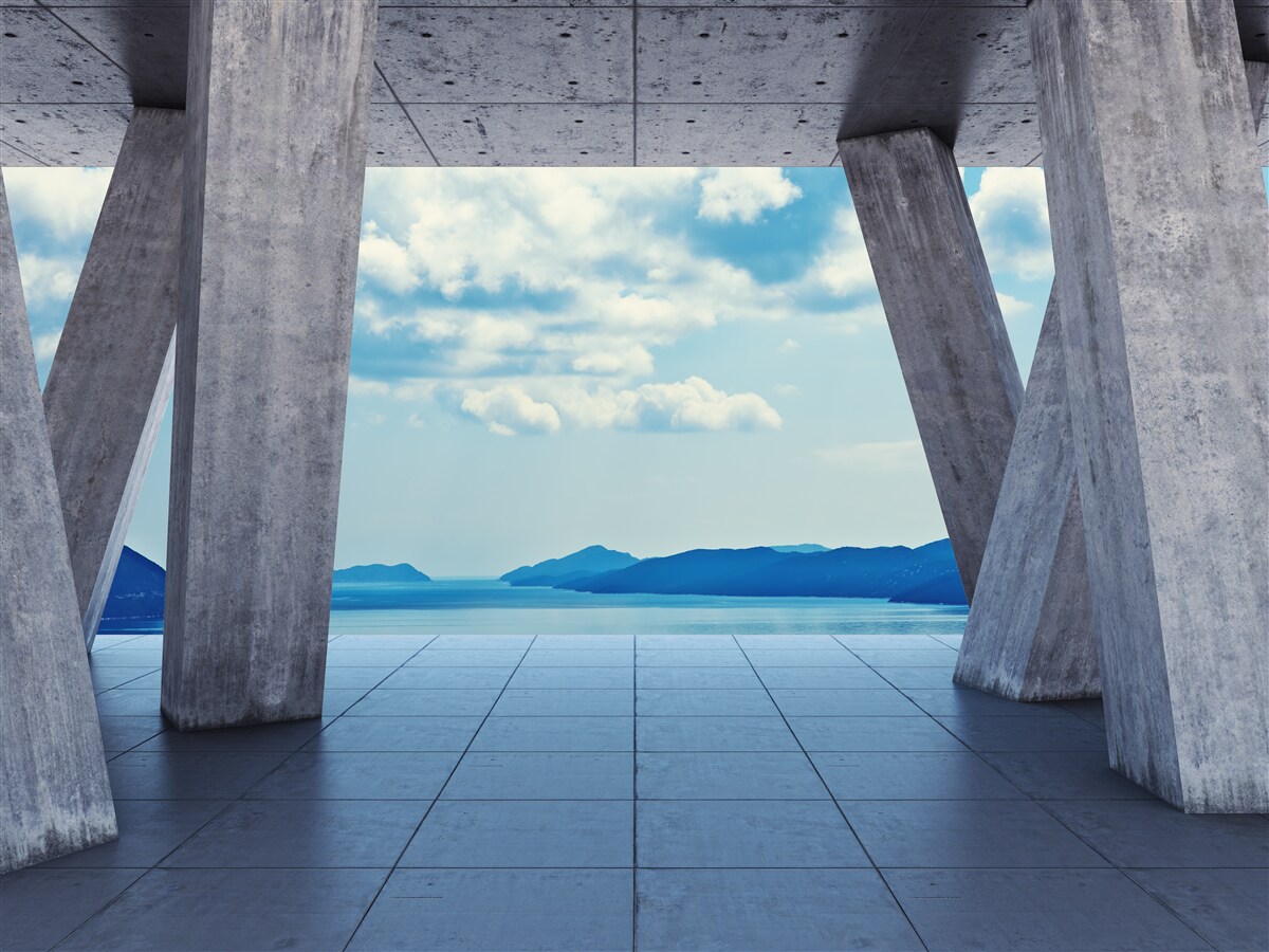 Fototapeta Łuki wykonane z betonu, otwierające panoramę gór i nieba
