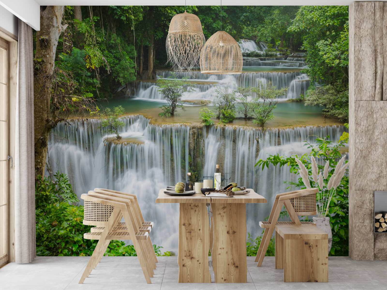 Fototapeta majestatyczny wodospad, z którego woda szybko spada z ogłuszającym hałasem