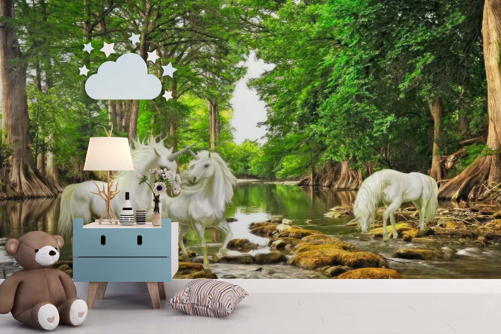 Fototapeta w lesie nad wodą znajdują się trzy lekkie pegazy