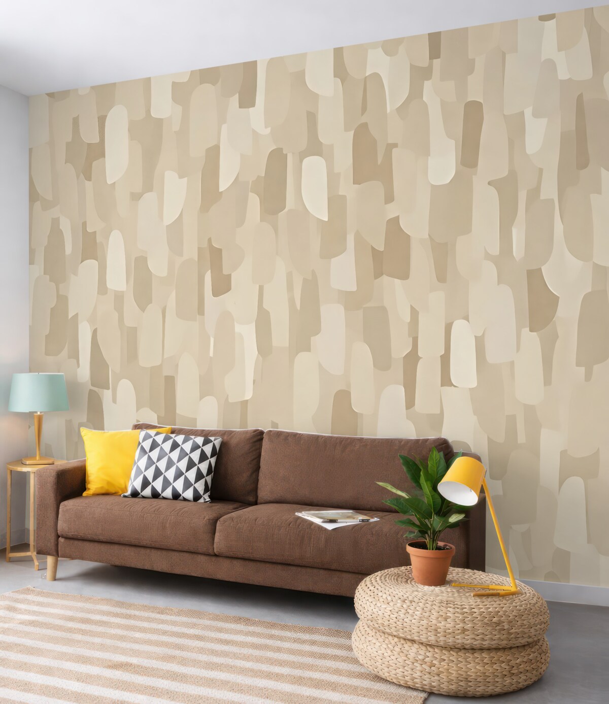 Fototapeta Abstrakcyjna nowoczesna tapeta artystyczna w tonacjach beżu naśladująca barwne akcenty, do eleganckiego urządzenia wnętrz.