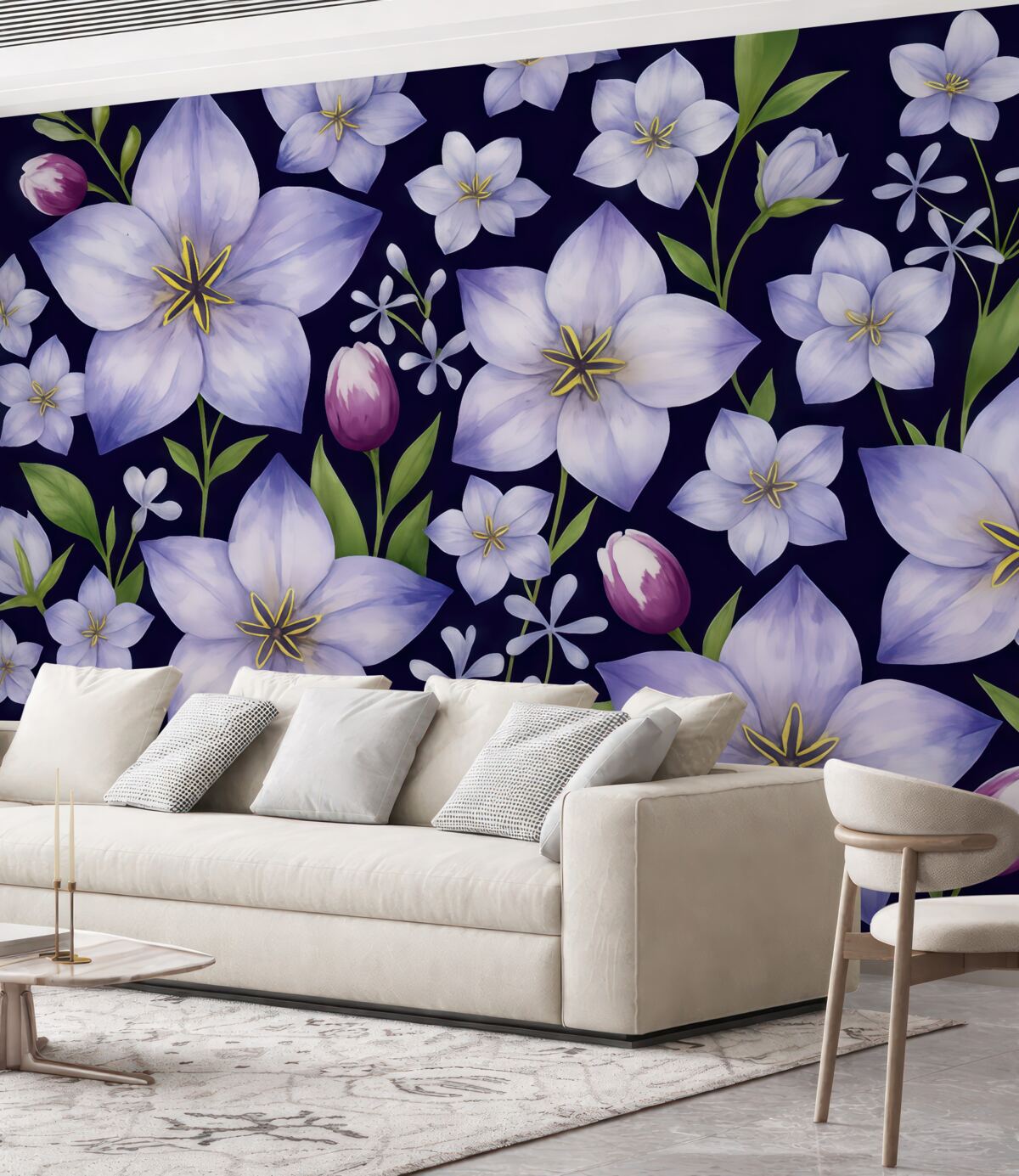 Fototapeta wielkie akwarelowe kwiaty w subtelnym liliowym odcieniu na ciemnoniebieskiej powierzchni