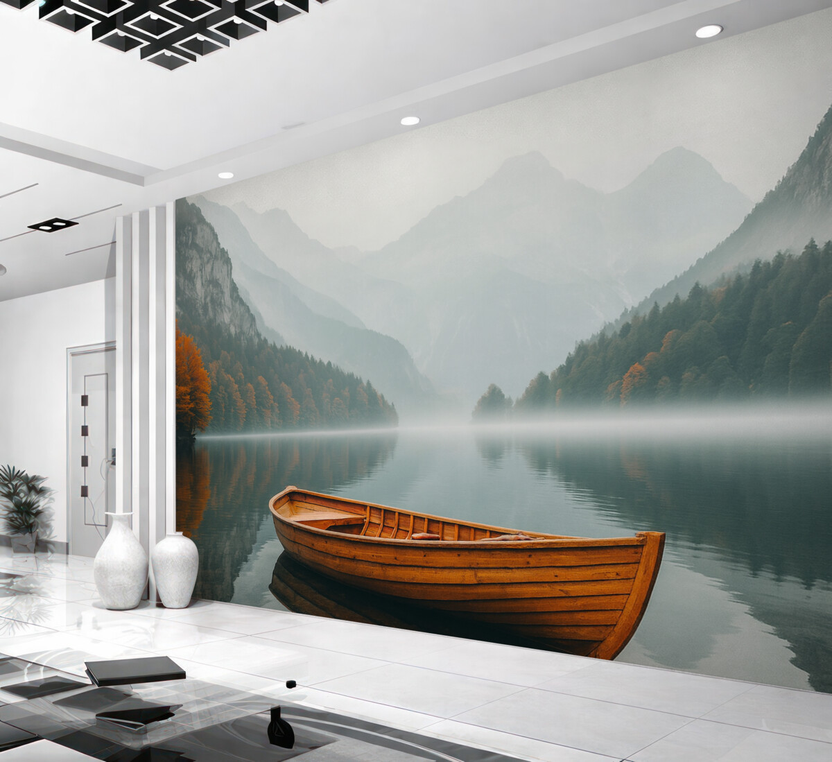 Fototapeta Drewniana łódź unosi się po jeziorze, otoczona gęstą mgłą i wzgórzami w tle.