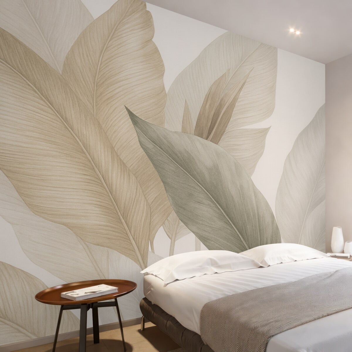 Fototapeta Tropikalne liście w subtelnych tonacjach beżu oraz zieleni, z efektem akwareli i delikatnymi zmianami kolorów.