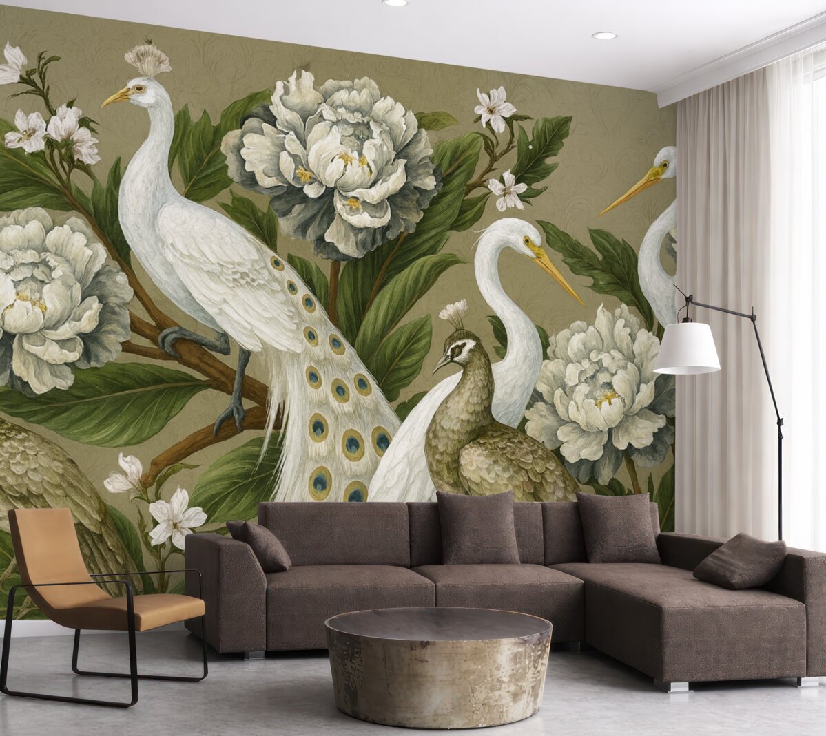 Fototapeta Para białych pawi z długimi ogonami otoczona jest dużymi białymi kwiatami piwonii oraz bujnymi zielonymi liśćmi.