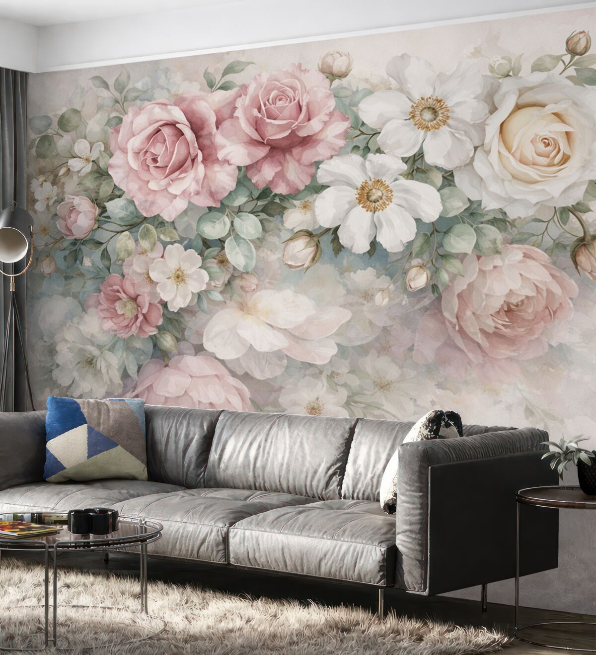 Fototapeta Subtelna, pastelowa aranżacja kwiatowa z różowymi różami, białymi roślinami i zielonymi liśćmi.