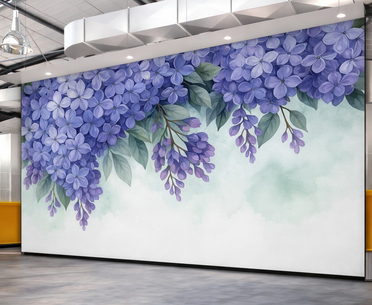 Fototapeta Intensywne fioletowe kwiaty hortensji z zielonymi liśćmi zajmują przestrzeń na delikatnym, zamglonym tle.