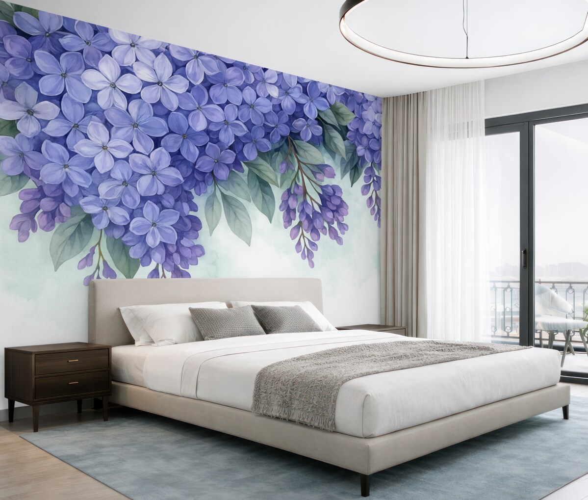 Fototapeta Intensywne fioletowe kwiaty hortensji z zielonymi liśćmi zajmują przestrzeń na delikatnym, zamglonym tle.