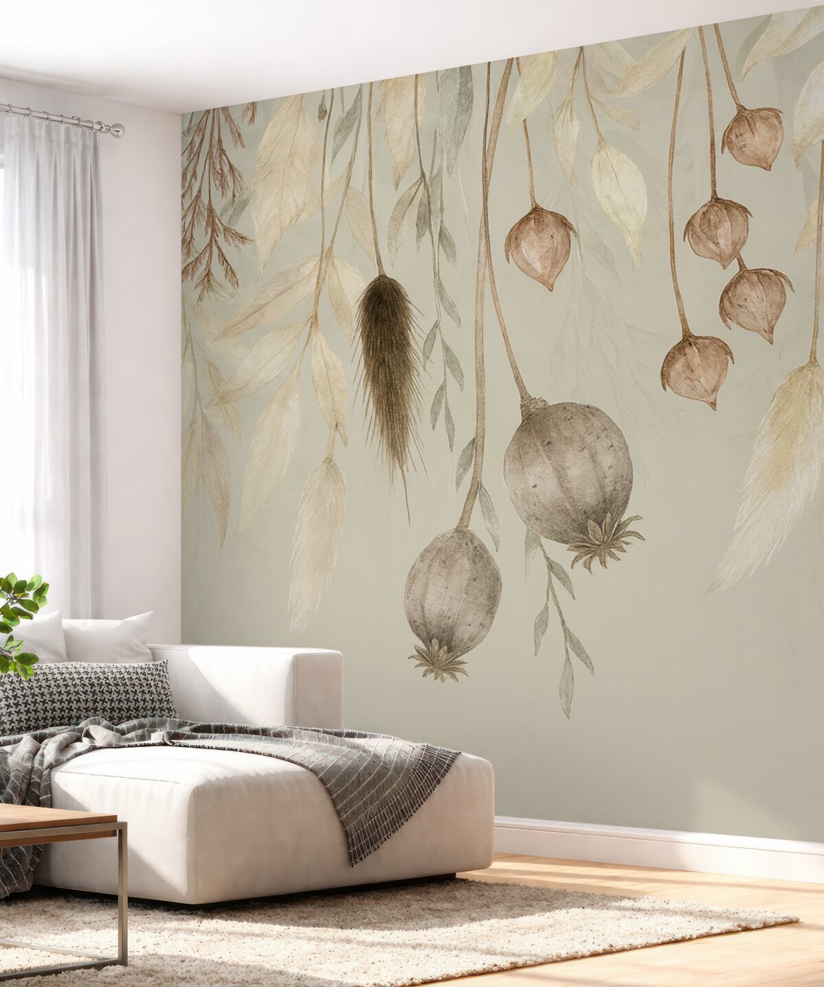 Fototapeta Subtelna aranżacja roślinna z suszonych kwiatów, liści i piór zawieszonych na delikatnym tle.