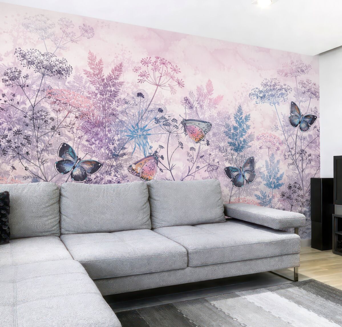 Fototapeta Ogród z barwnymi dzikimi kwiatami, roślinami oraz liśćmi, subtelnymi trawami i intensywnymi niebieskimi i różowymi akcentami kwiatowymi.