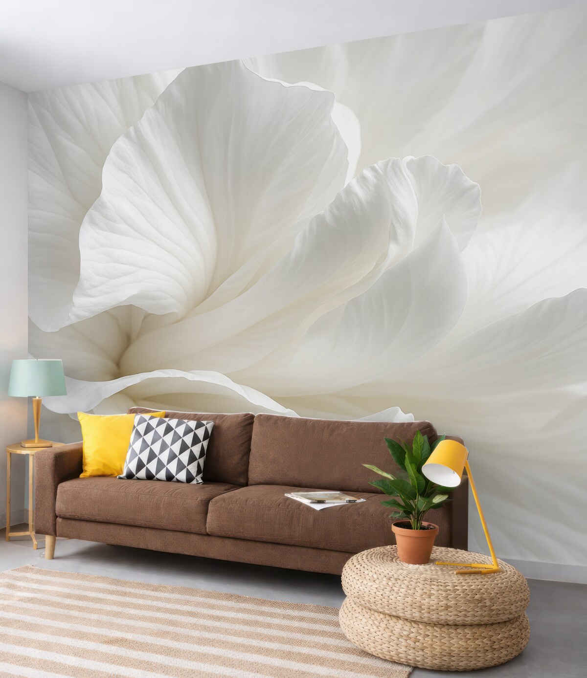 Fototapeta Abstrakcyjny minimalistyczny wzór subtelnego białego kwiatu z gładkimi, aksamitnymi płatkami.