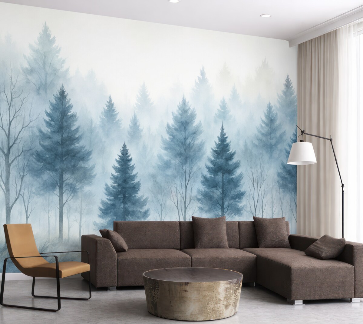 Fototapeta Zamglony leśny widok z wysokimi sosnami oraz nagimi drzewami liściastymi na pierwszym planie.